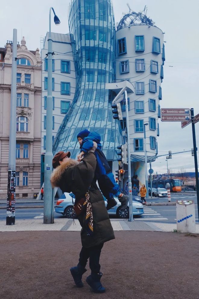 中文无码亚洲精品制服丝袜气个人 亚洲精品丝袜以高品质著称