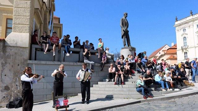 21视频 视频典型特征：资源较全