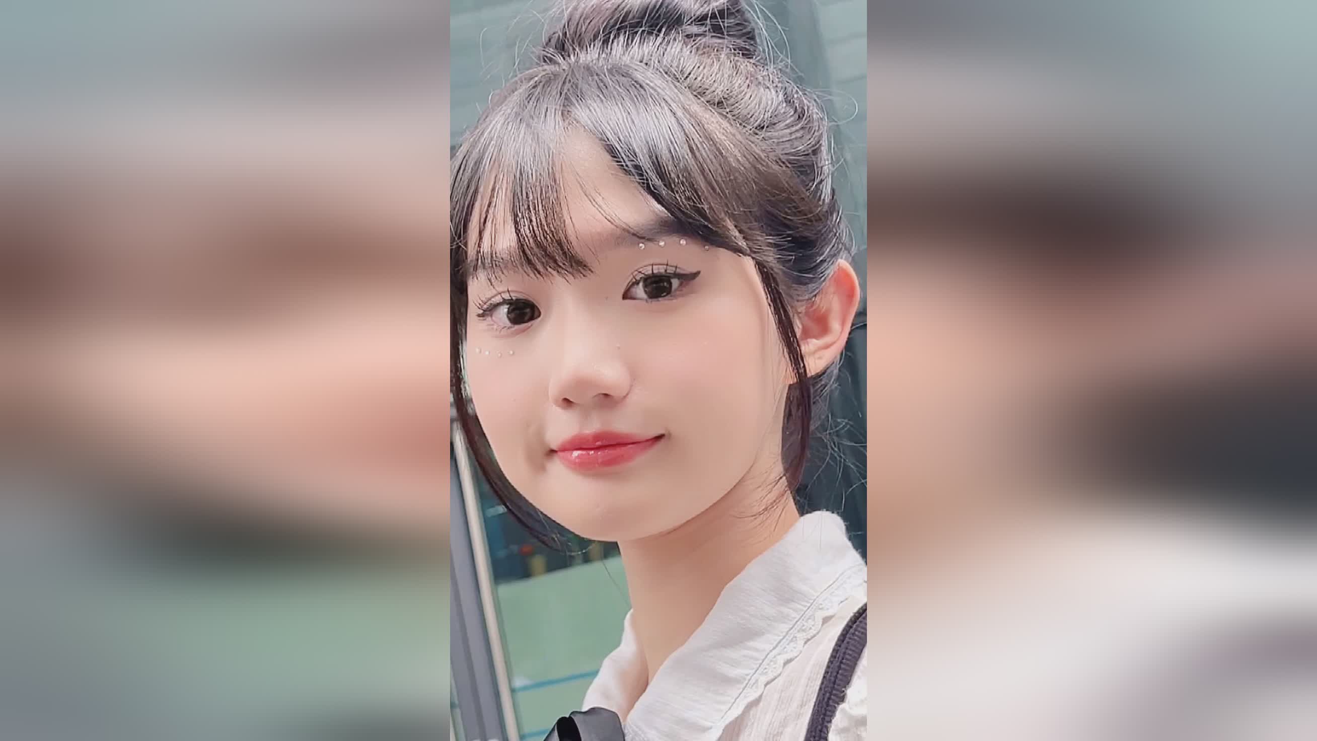 蓝井优太 石原希望 强调氛围营造与情感共鸣