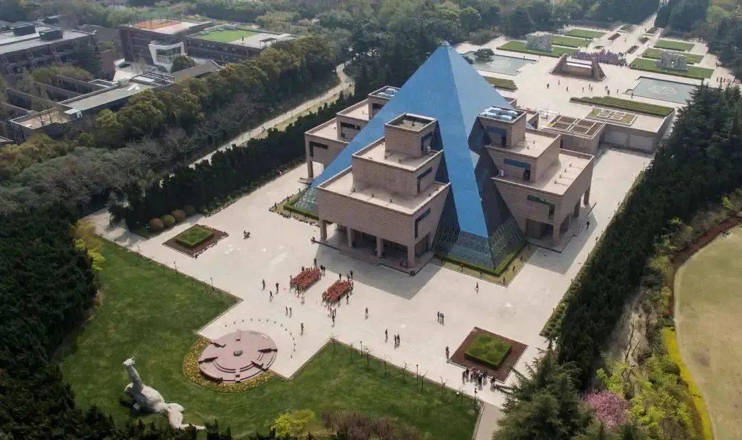 免费国产凹凸在线视频 现在网络上视频网站繁多