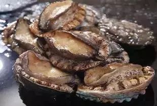 黑料网海角社区 黑料存在法律与道德风险