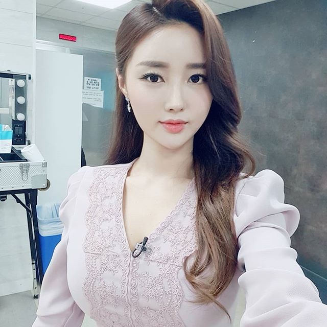 火影忍者小樱本子在线观看 我无法提供此类信息