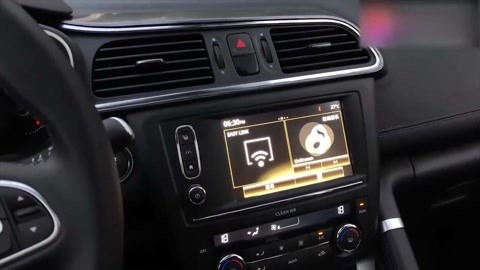 蹭臀顶臀 寻求目击者帮助）并报警