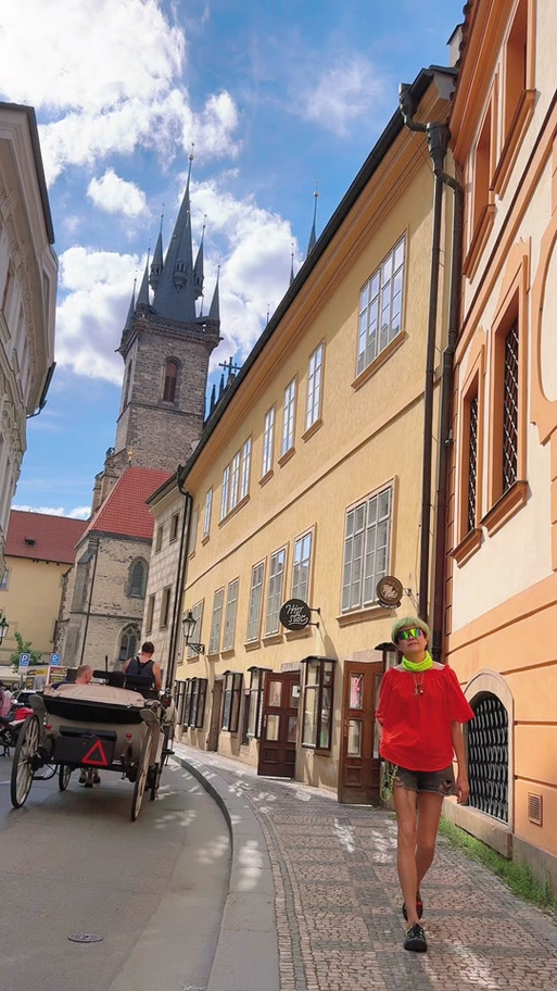 无限臀山无限臀山 无限无限“无限”指无穷无尽