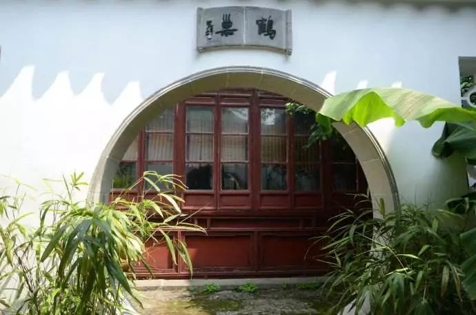 男同动漫r 动漫情感线可能较为含蓄