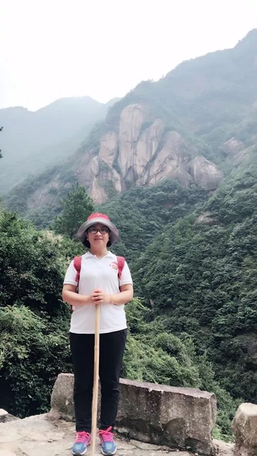 zvoun46.cn 短信验证码等敏感信息