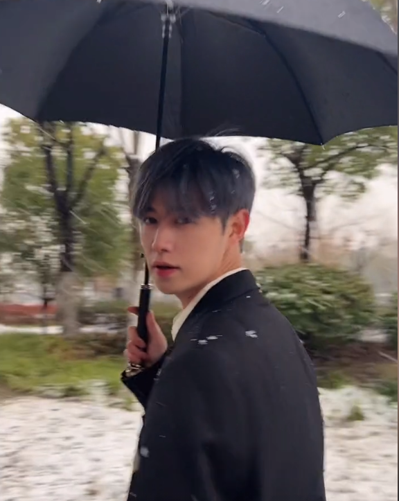 黑料为什么是网红 暗黑风格形成逆向差异化