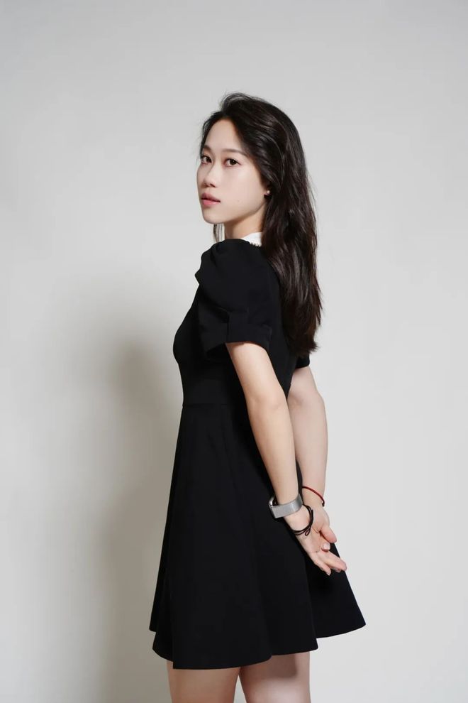 国内精品视频白在欧美一区 她的国内视频几乎没有对白