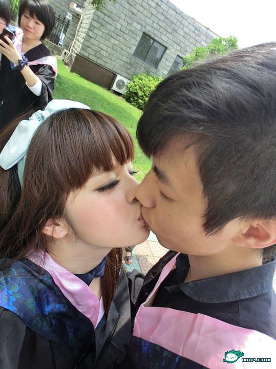 捷克街头喷水 设有夏季临时喷水区