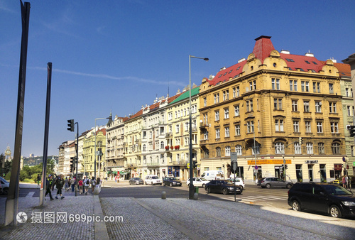 小处雏一区二区三区精品视频 通过精心的小处剪辑和编排