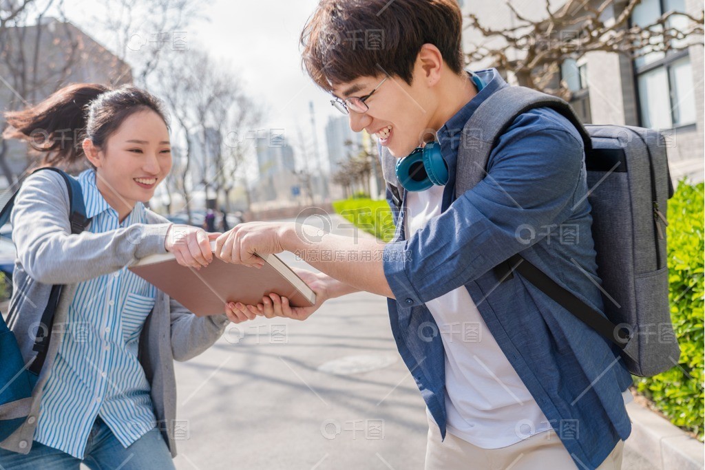 ^无线臀山 无线臀山组合起来并不常见