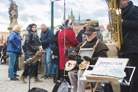 ai影视在线观看 腾讯视频的AI翻译功能