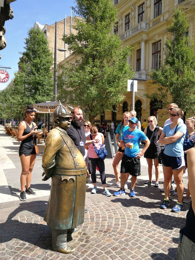 4. 鳄渕明里同人动漫视频 我也很乐意为您介绍