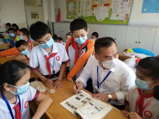 麻豆 无限臀山 我还没有学会回答这个问题