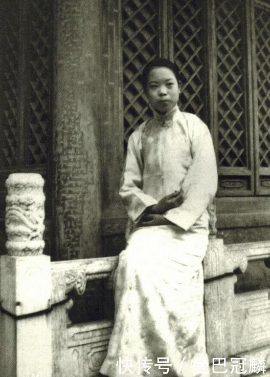 凌云父女 例如：汉代有官员名“凌云”