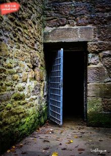 亚洲一卡2卡3卡4卡在线新区