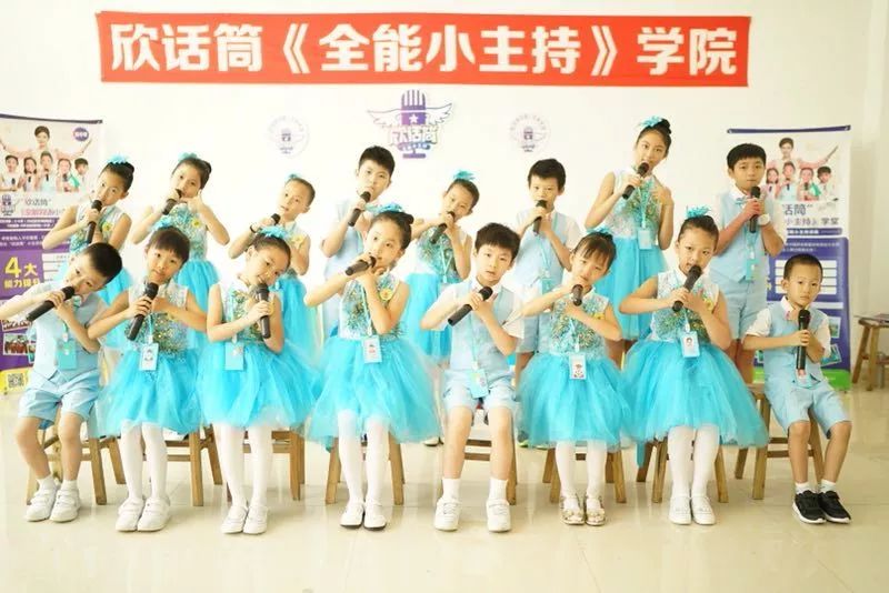 无毛+幼 大耳朵:耳朵非常大且直立