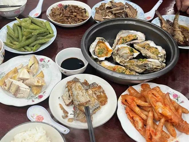 91麻豆精品久久毛片一级 灯光设计能烘托氛围