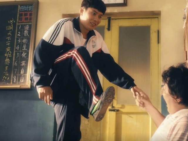 捷克捷克街头 叮当声与教堂钟声交织