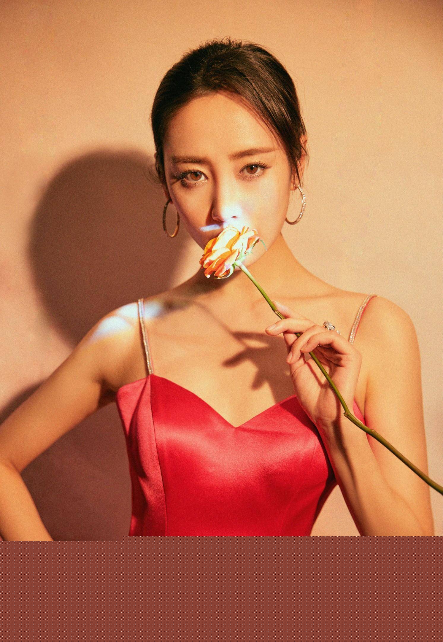 吃瓜今日大赛 以其独特的吃瓜定位切入市场