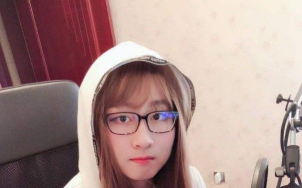 柳 二 龙 同 人 +动 漫 假设他们没有血缘关系