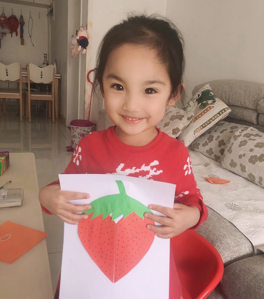 今日看料首页 支持离线缓存与夜间模式