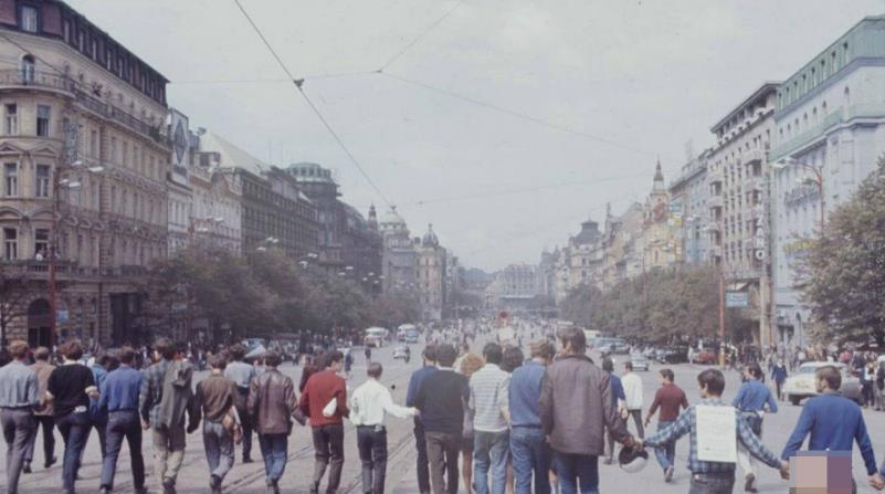 花椒主播吃瓜网 花椒视觉呈现上有提升空间