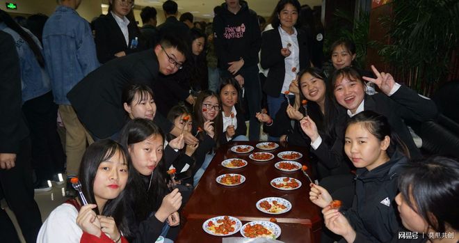 仙气飘飘彩云间 尾联暗藏寻道自然的仙气禅意