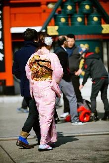 洛丽塔斩探花千人 美学完成度：视觉设计精细