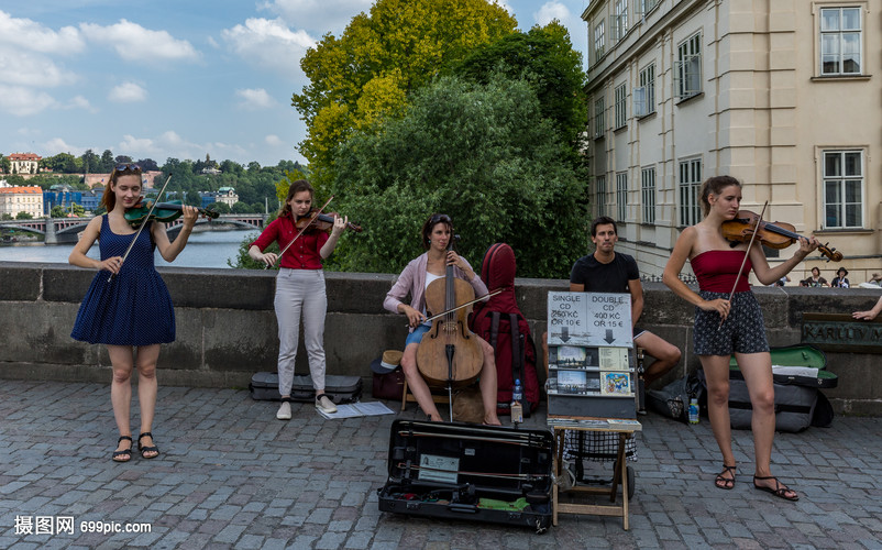 小番茄果酱 茄果贝果或苏打饼干上