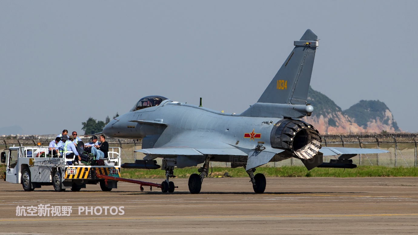 国产亚洲精品精华液 是国产忙碌现代人的护肤捷径