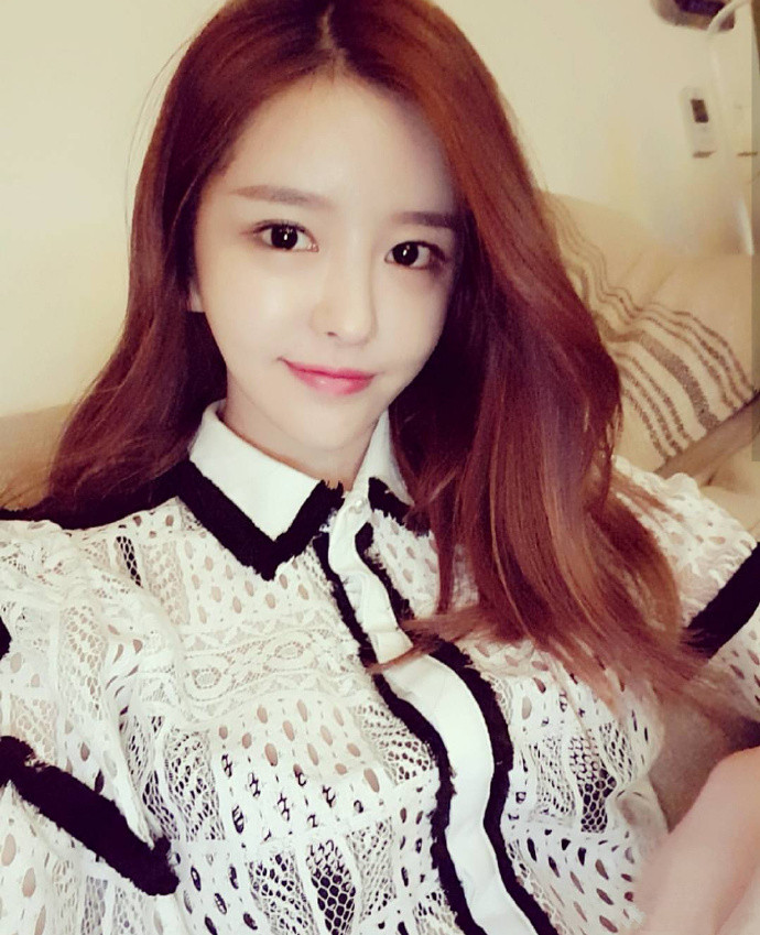 日本电影女阅读 其作品被大量搬上银幕