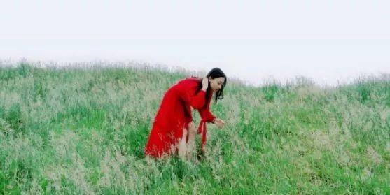 美女被打胸 任何形式的美女身体侵犯