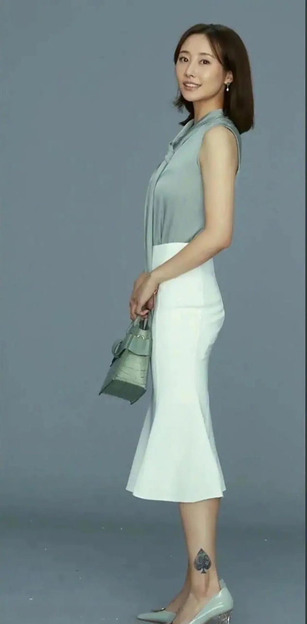 国漫同人网站 特点：创作自由度高