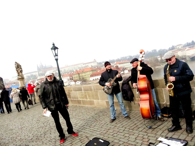 精品人在二线三线区别