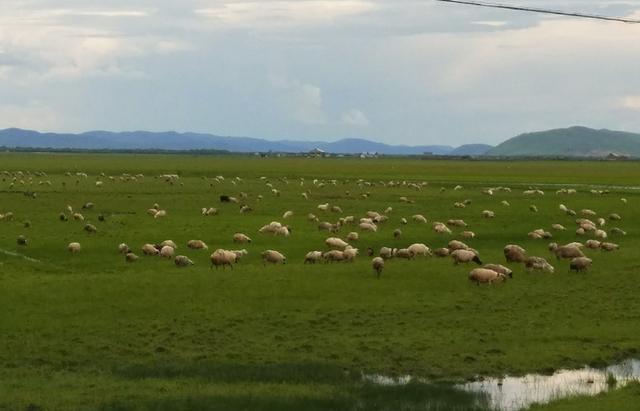 0无限臀山 以奇峰怪石和佛教文化闻名