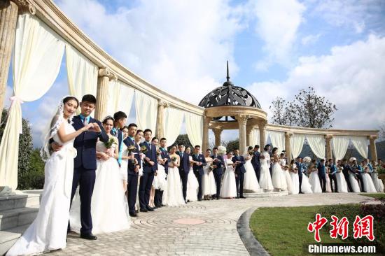 捷克街头西比尔 它不一定是西比严肃的占卜