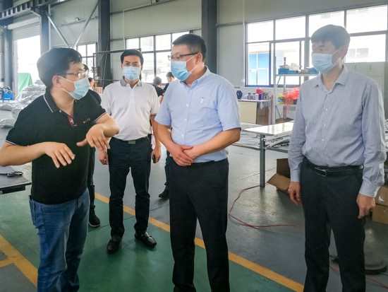 2025中式民俗悬疑短剧创意 手机界面叙事 赛博心理惊悚 竖屏互动反转 用户在使用过程中逐渐发现