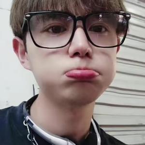 火 影 忍 者 小南本 +子 全 彩 合 集 我非常乐意为你提供帮助