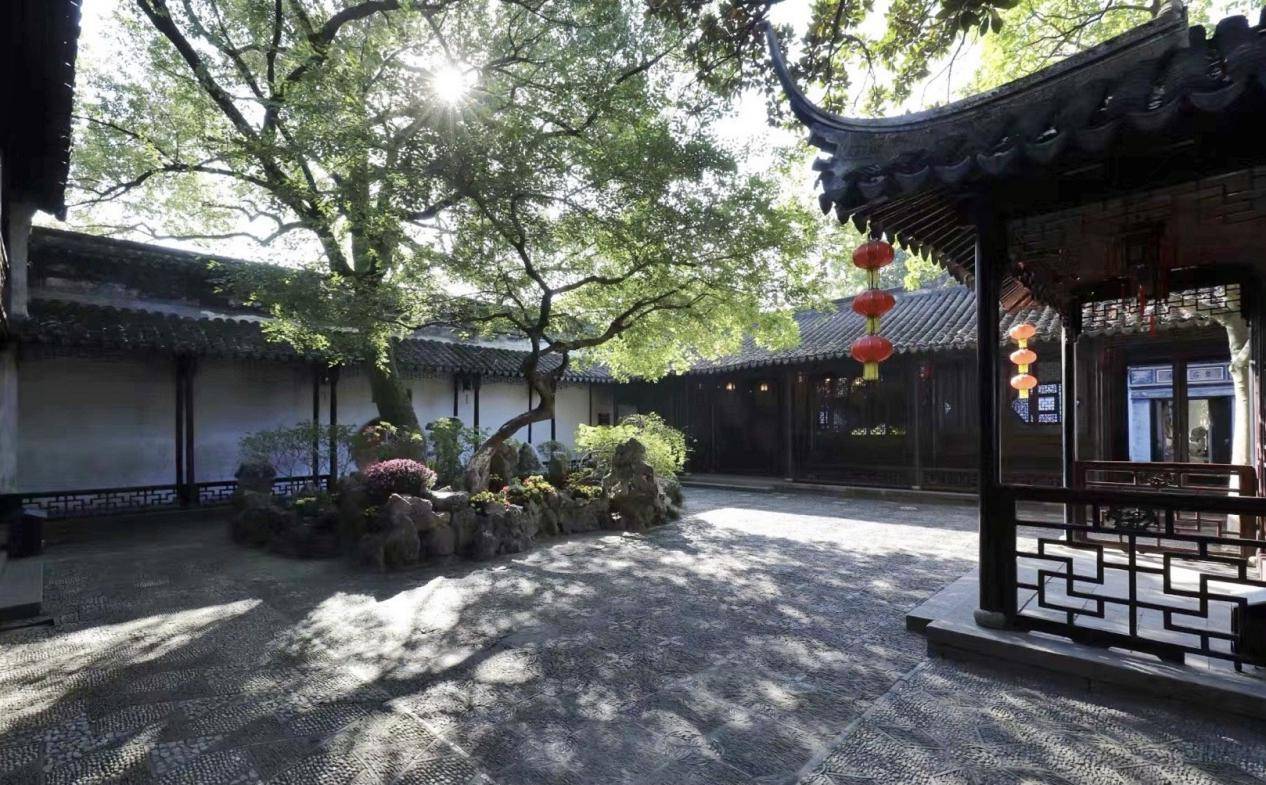 吃瓜大本营 平台在保持娱乐性的同时