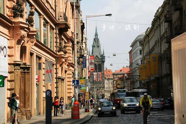 每日50精美图库 免费用户每日下载数量有限制