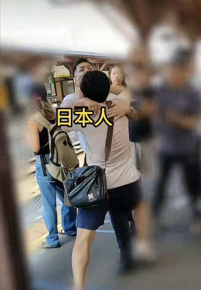 村姑啄木鸟 以啄食树木中的村姑昆虫为生