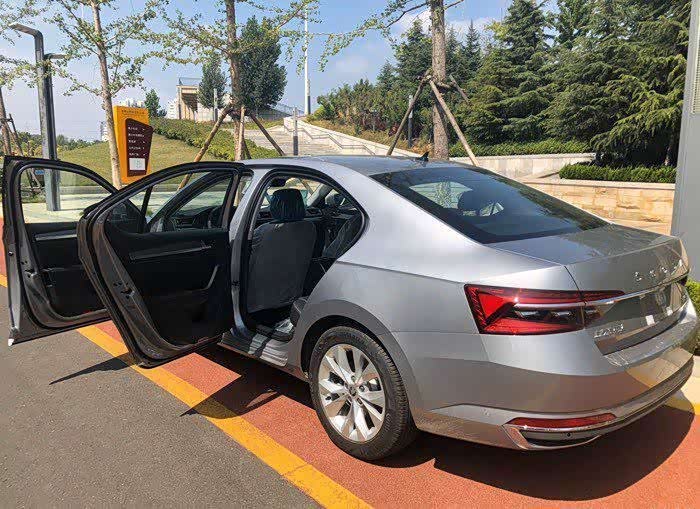 蓝破gtv破解版免费观看网站 安全性和法律风险容忍度较高