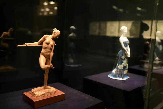 长清大学aj体育生连续剧 爱情之间的大学多维成长故事