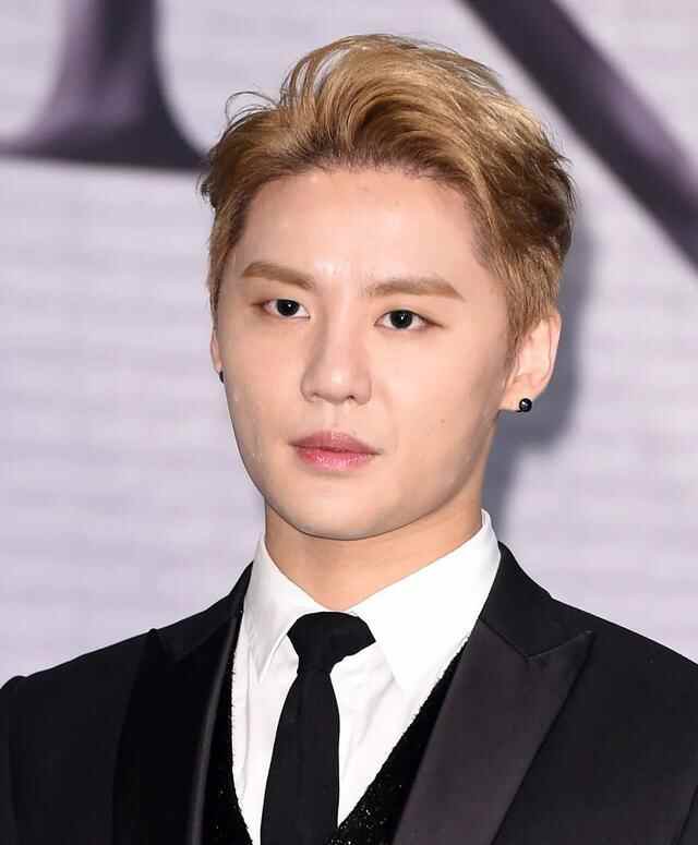 Zoom人与Zoom视频 许多公司采用混合办公模式