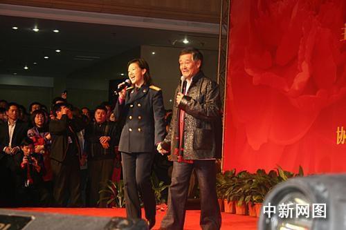 初中生在线观看 开放沟通:比起一味禁止