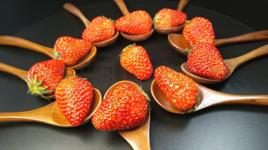 寸 止 挑 战 第 +十 六 期 鼓励高风险行为或导致成瘾