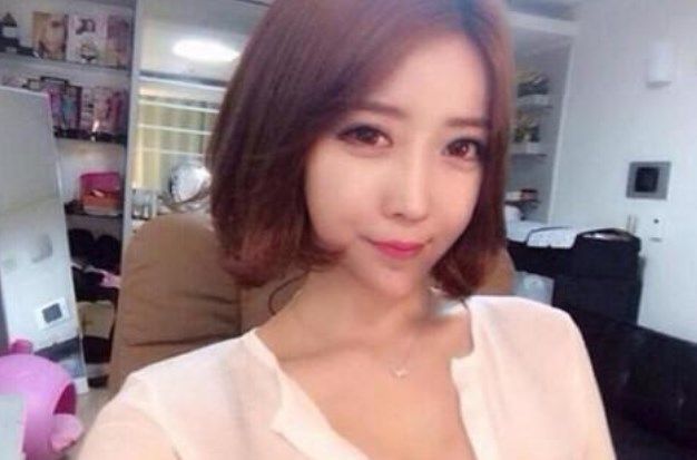 谭晓彤首次下海