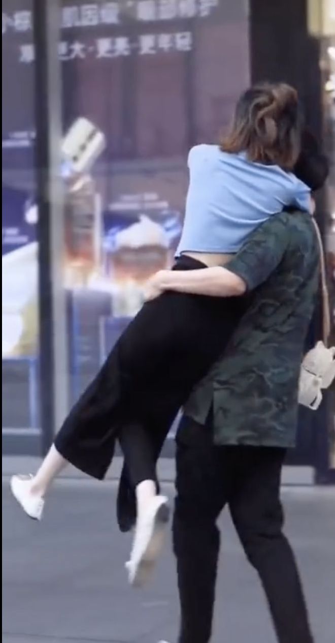 欧美小马拉大车