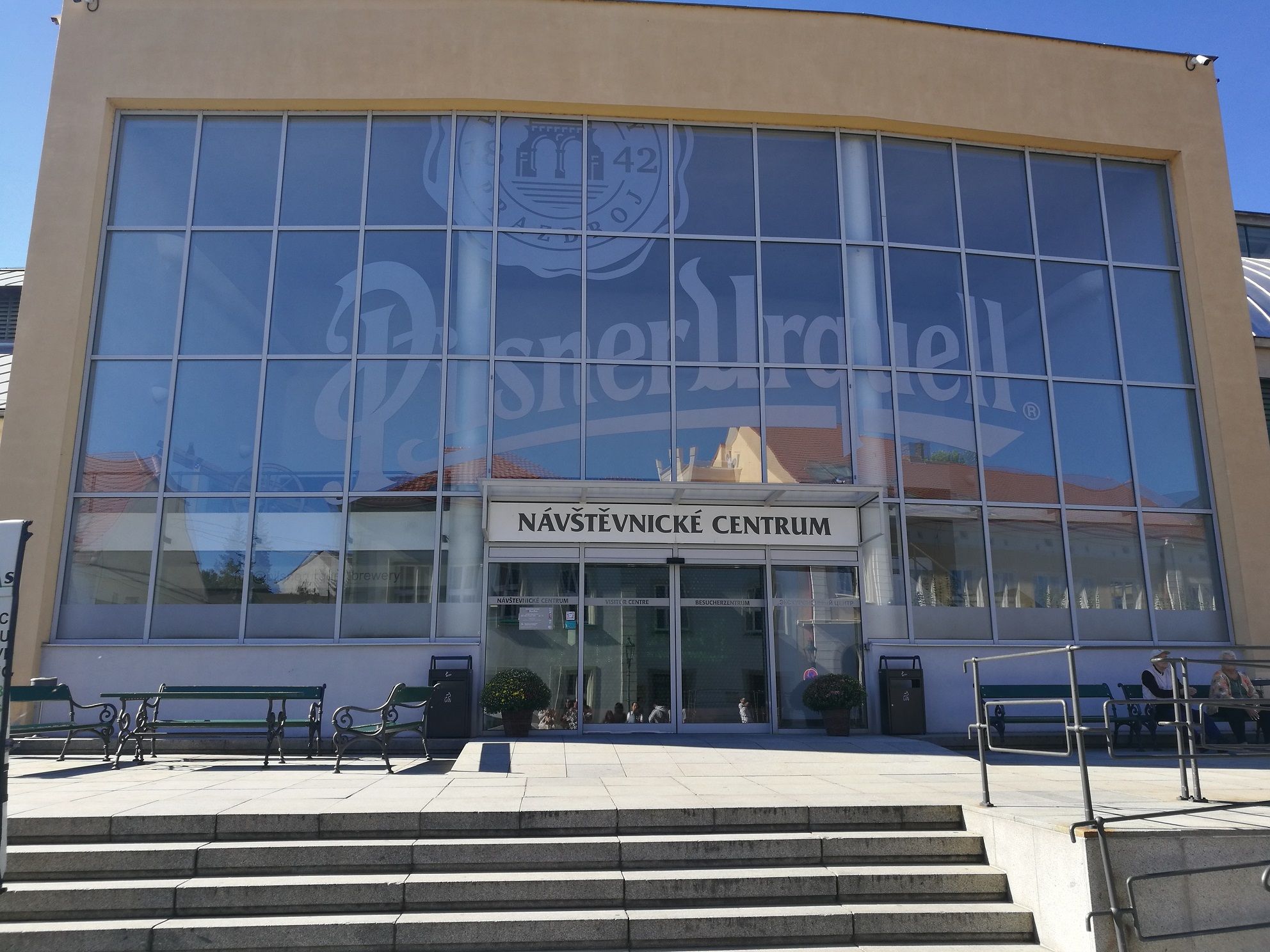 最新里番漫 我很乐意为你提供帮助